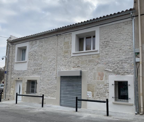 Rénovation façade en pierre avec jointoiement à Saint-Paul-Trois-Châteaux